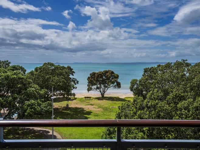 23/6 Beach Front Lane, Browns Bay