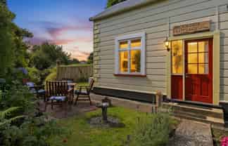 89  Glen Road, THE GLEN