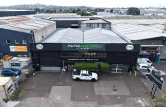 Heavy Industry Warehouse – 2 roller doors