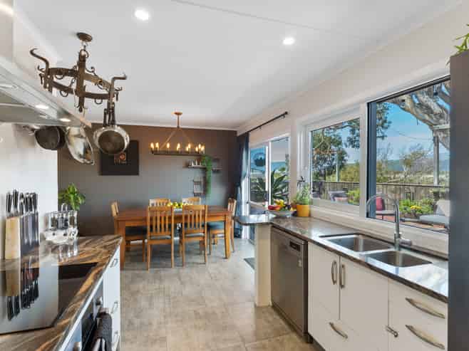 51 Toru Road, Paraparaumu Beach