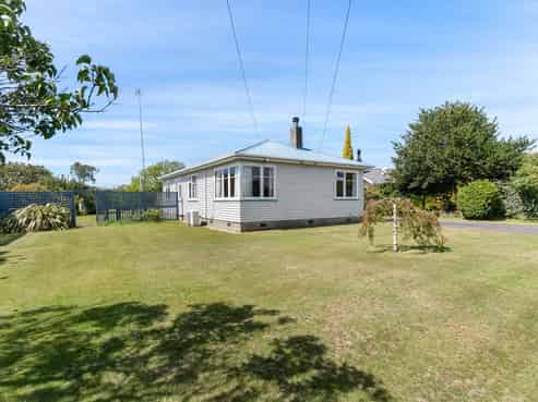11 Strasbourge Street, Martinborough