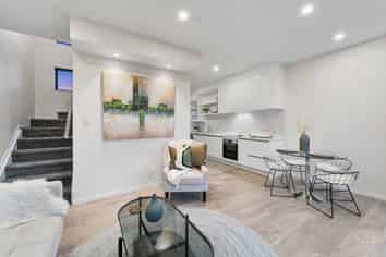 8/144 Titirangi Road, New Lynn