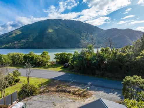 758 Queen Charlotte Drive, Anakiwa and Surrounds