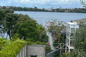 2/26 Otakau Road, Milford