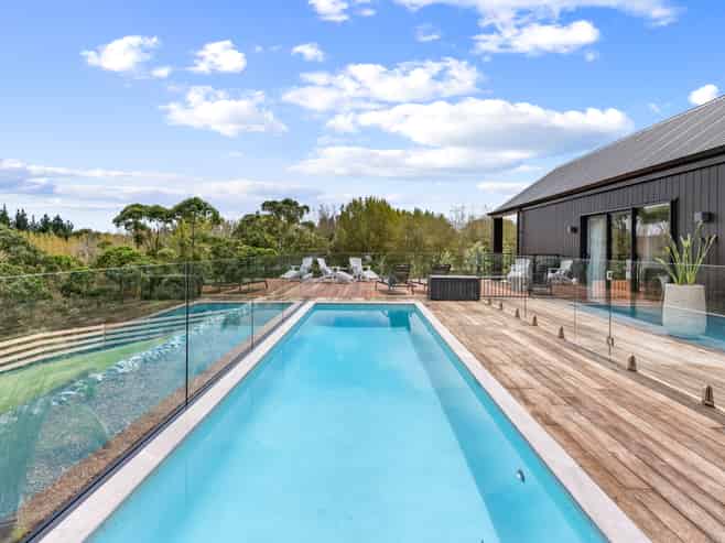 30 Hull Road, Waitoki