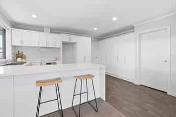 7 Woodham Drive, Allenton