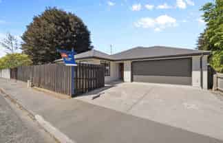7 Woodham Drive, Allenton