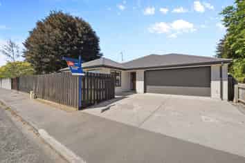 7 Woodham Drive, Allenton