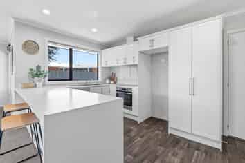 7 Woodham Drive, Allenton