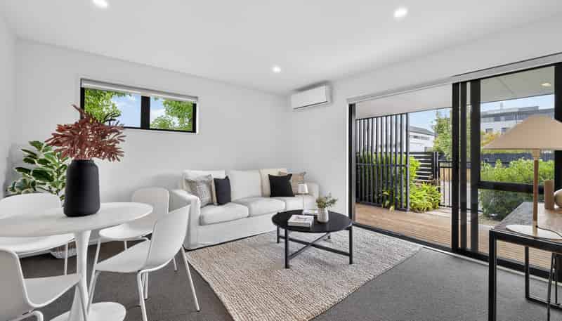 4/142 Leinster Road, Merivale