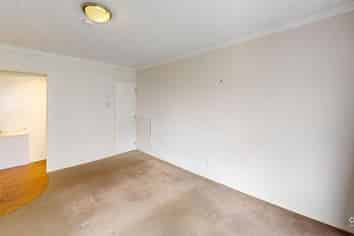 203/5 Fitzherbert Avenue, West End