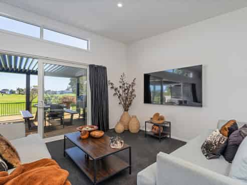 171 Rangiora Crescent, Matarangi