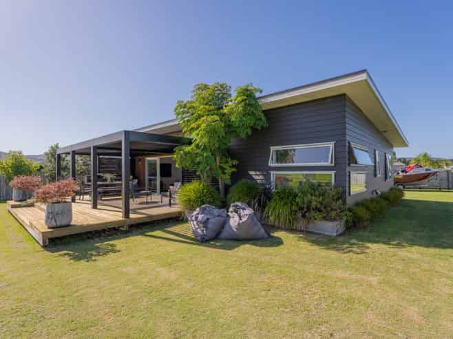 171 Rangiora Crescent, Matarangi