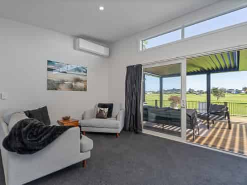 171 Rangiora Crescent, Matarangi