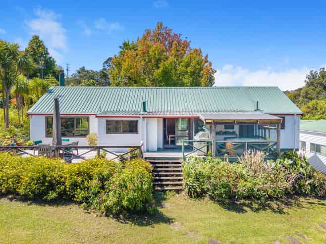 251 Upper Harbour Drive, Greenhithe