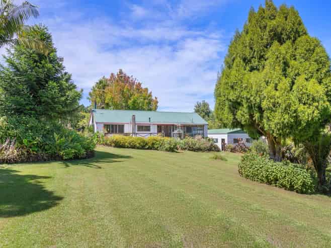 251 Upper Harbour Drive, Greenhithe