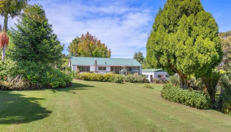 251 Upper Harbour Drive, Greenhithe