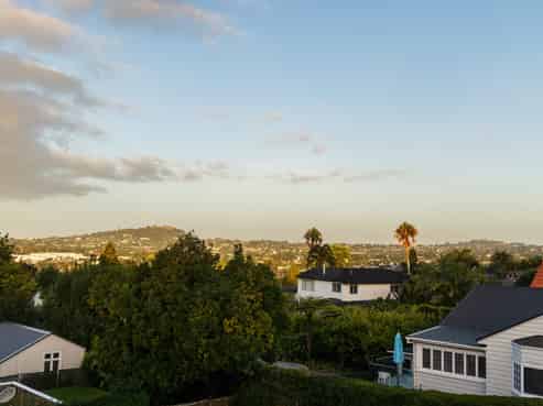 8 Summit Drive, Mount Albert