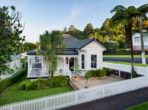 8 Summit Drive, Mount Albert