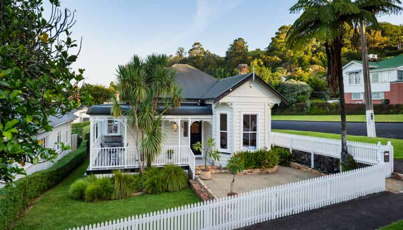 8 Summit Drive, Mount Albert