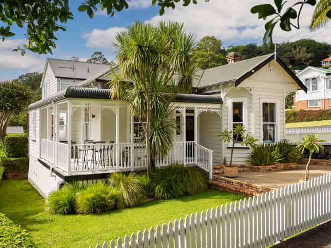 8 Summit Drive, Mount Albert