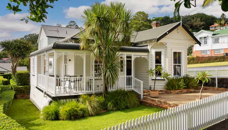 8 Summit Drive, Mount Albert