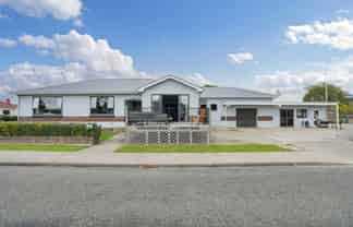 25 Beatty Street, Strathern