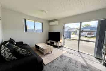 68A Henley Street, Westport