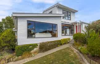 5 Miro Road, RAUMATI SOUTH