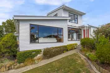 5 Miro Road, RAUMATI SOUTH