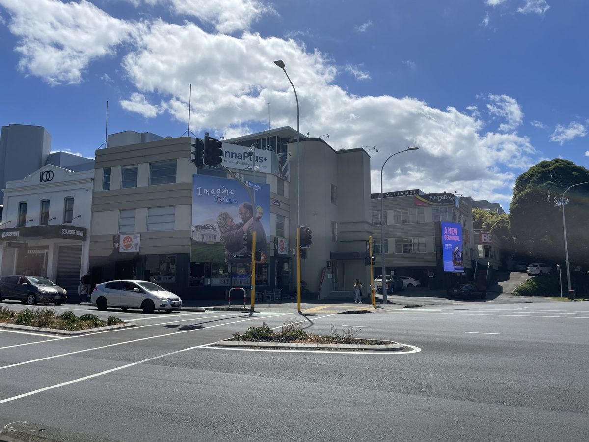 Profiled Corner Office - 6 Carparks, Freemans Bay