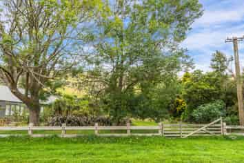 1194 Okains Bay Road, Okains Bay