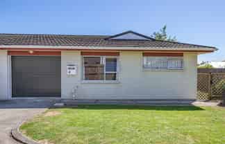 4/33 Liverpool Street, Levin