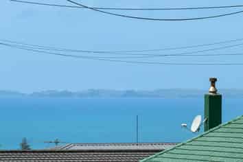 107 Sunrise Avenue, Murrays Bay