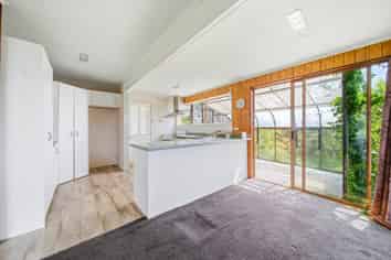 107 Sunrise Avenue, Murrays Bay