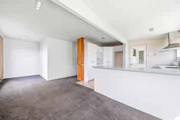 107 Sunrise Avenue, Murrays Bay