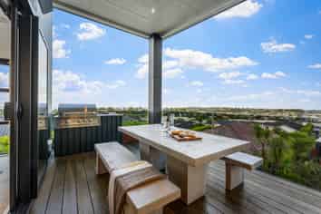 20 Woodridge Drive, Stanmore Bay