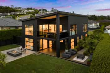 20 Woodridge Drive, Stanmore Bay