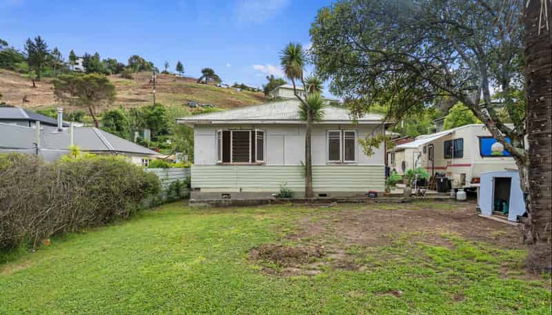 52 The Ridgeway, Enner Glynn