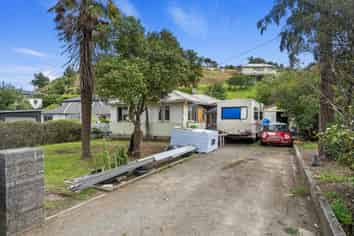 52 The Ridgeway, Enner Glynn