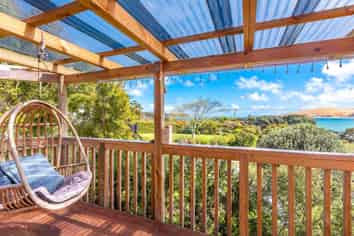 289 Hokianga Harbour Drive, OMAPERE