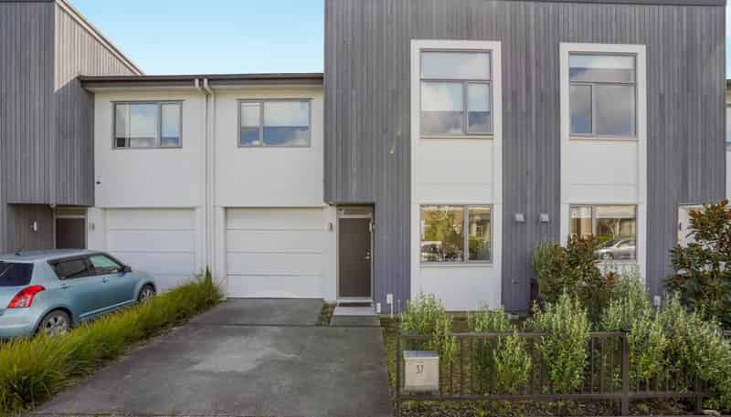 37 Pencaitland Drive, Flat Bush