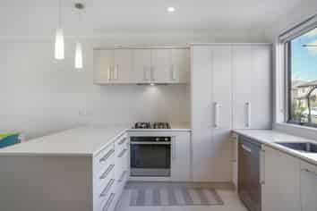 37 Pencaitland Drive, Flat Bush