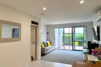 37 Pencaitland Drive, Flat Bush