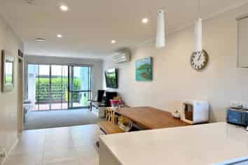 37 Pencaitland Drive, Flat Bush