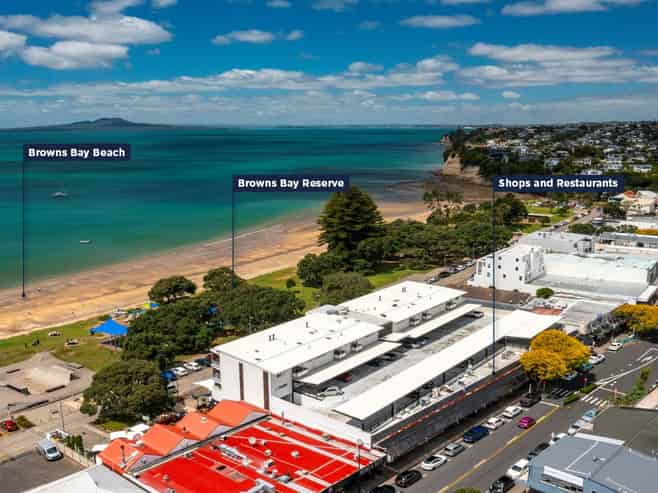 4/6 Beach Front Lane, Browns Bay