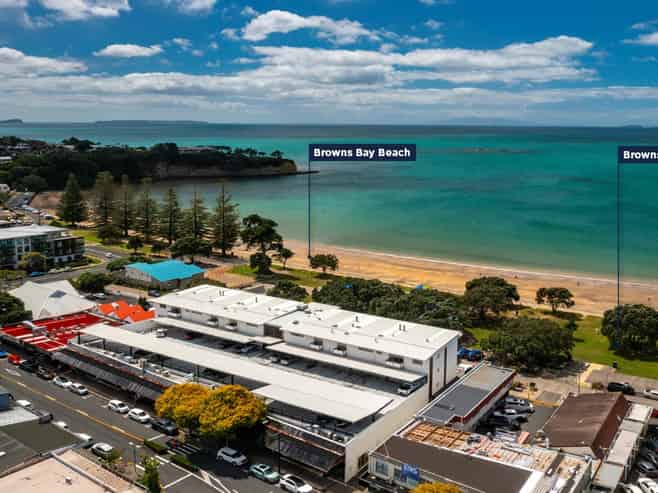 4/6 Beach Front Lane, Browns Bay
