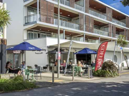 4/6 Beach Front Lane, Browns Bay