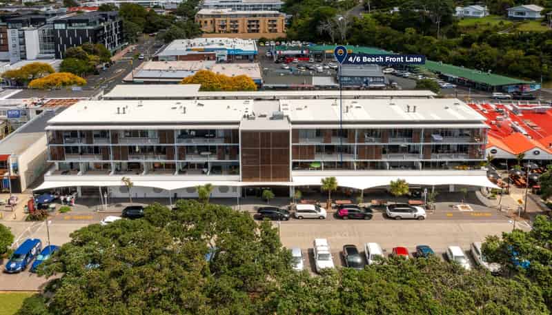 4/6 Beach Front Lane, Browns Bay