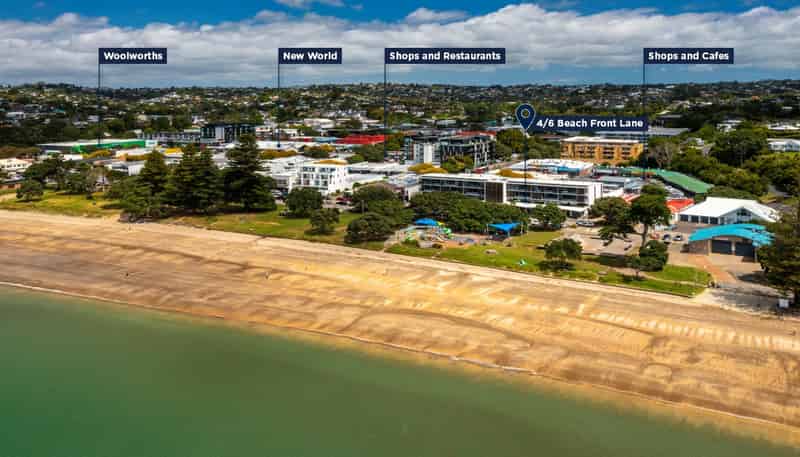 4/6 Beach Front Lane, Browns Bay